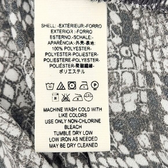 Free People Modern Blouse Size Extra Small XS Snakeskin Print  Black Ivory White - Picture 8 of 10